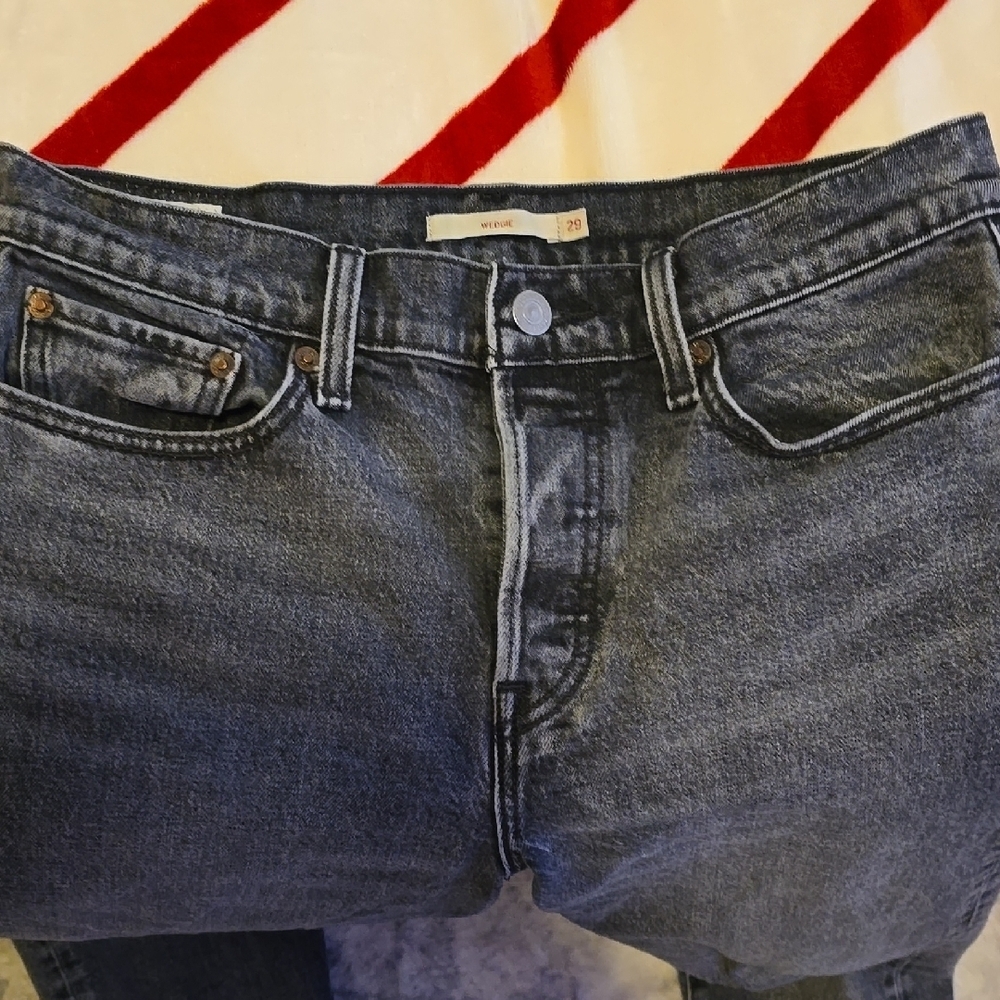 Levi's women's Dark Wash Jeans